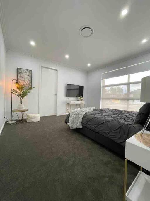 Neat 4 Bedroom In Catherine Fields Narellan エクステリア 写真