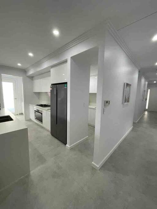 Neat 4 Bedroom In Catherine Fields Narellan エクステリア 写真