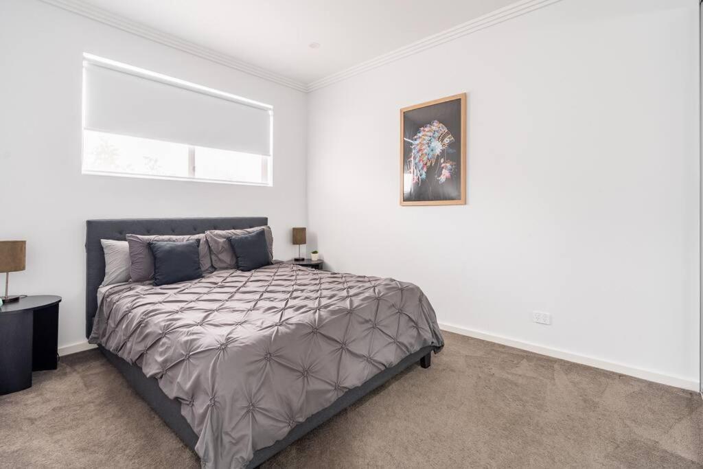 Neat 4 Bedroom In Catherine Fields Narellan エクステリア 写真