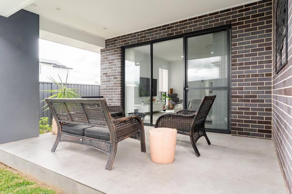 Neat 4 Bedroom In Catherine Fields Narellan エクステリア 写真