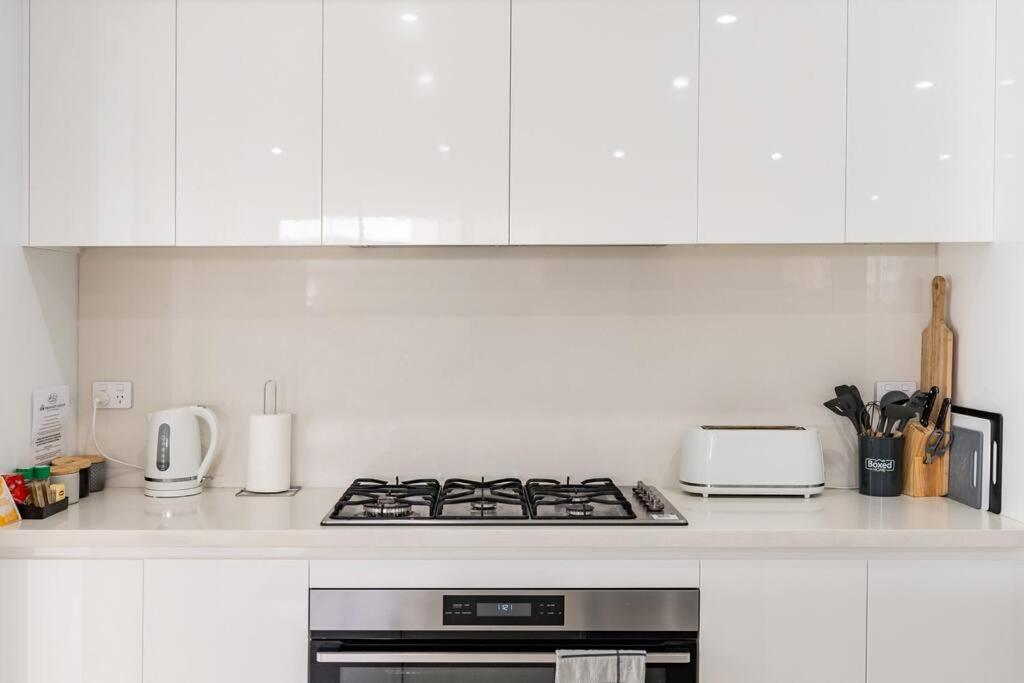 Neat 4 Bedroom In Catherine Fields Narellan エクステリア 写真