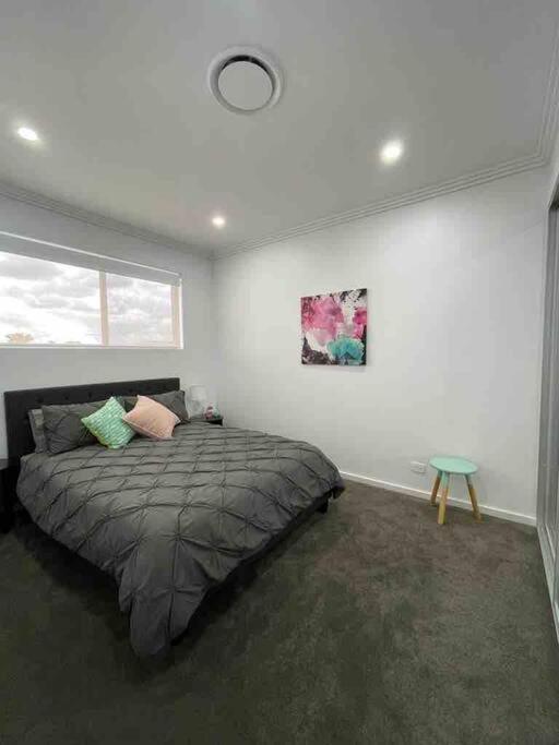 Neat 4 Bedroom In Catherine Fields Narellan エクステリア 写真