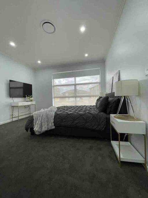 Neat 4 Bedroom In Catherine Fields Narellan エクステリア 写真