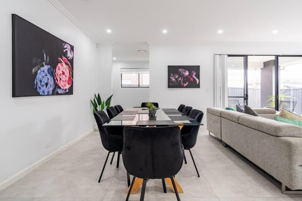 Neat 4 Bedroom In Catherine Fields Narellan エクステリア 写真